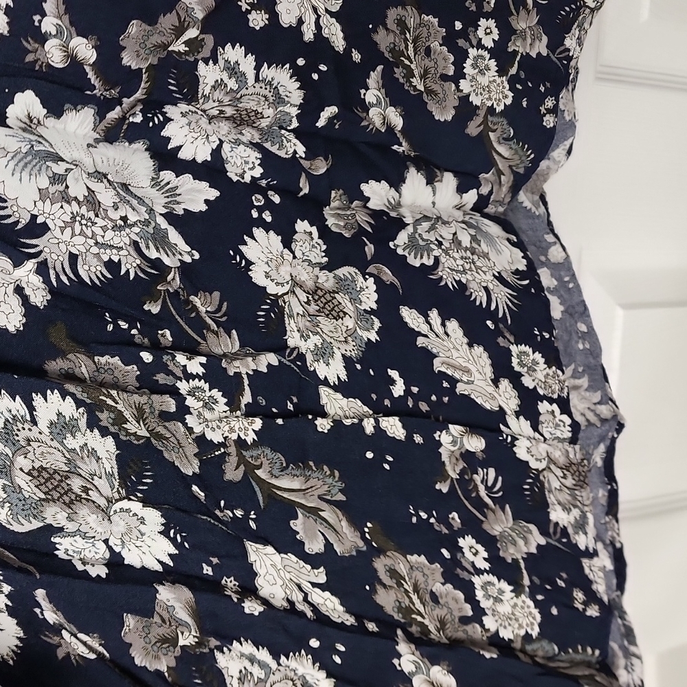 Lida Collection Tank Top - Picture 3 of 5
